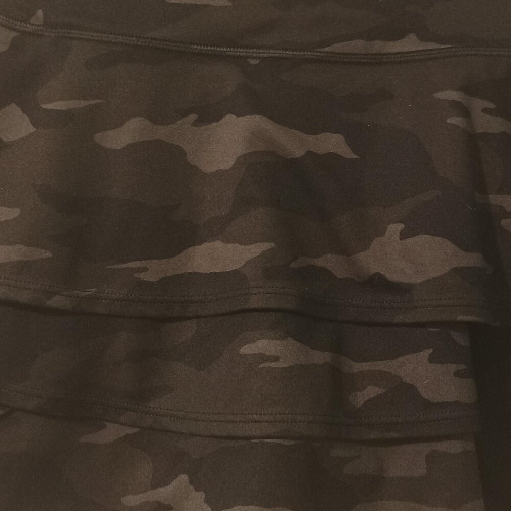 Athleta Girl/Swing Skort/Girls M 8-10/Black Gray Camo/Athletic Activewear - Picture 8 of 10